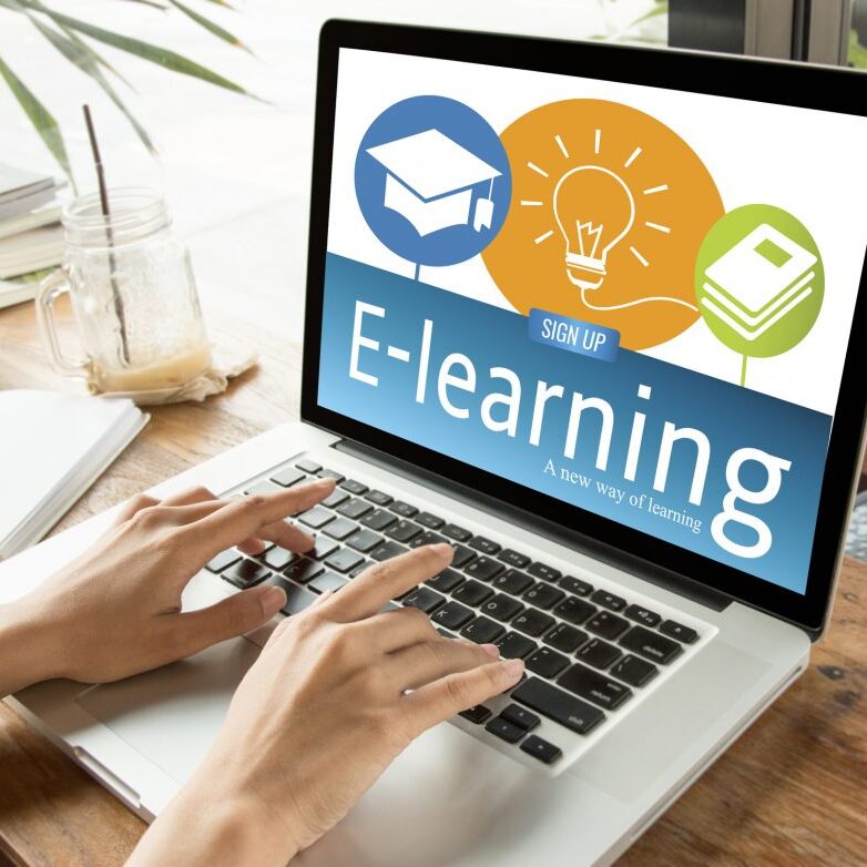 photo - eLearning laptop